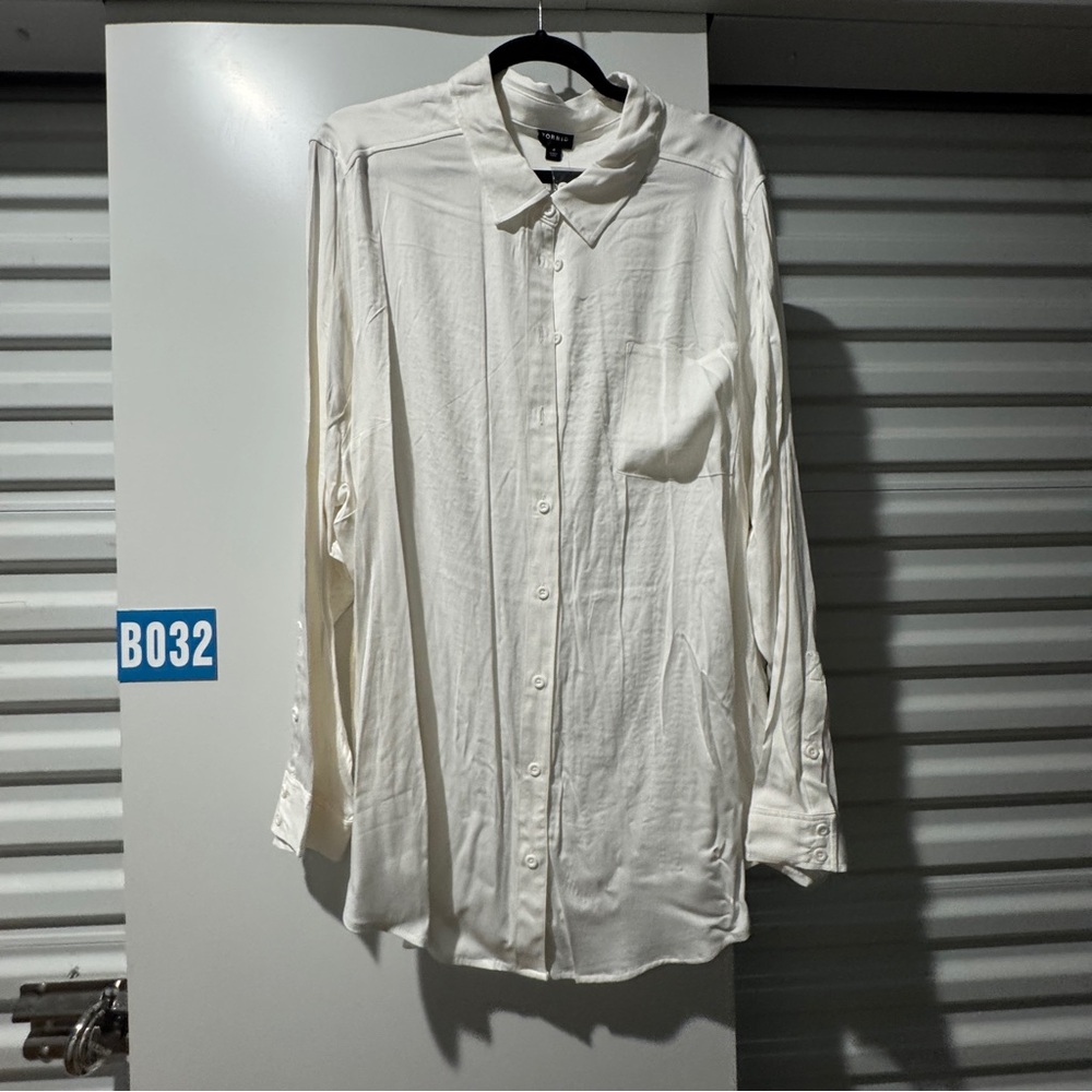 Torrid White Casual Button Down Shirt